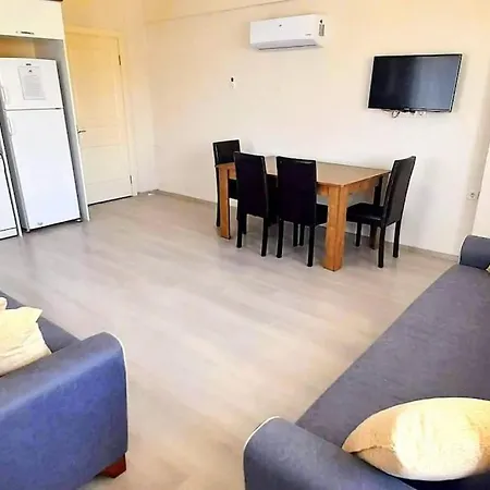 Apartament Cok Iyi Konumda 1+1 Daire *